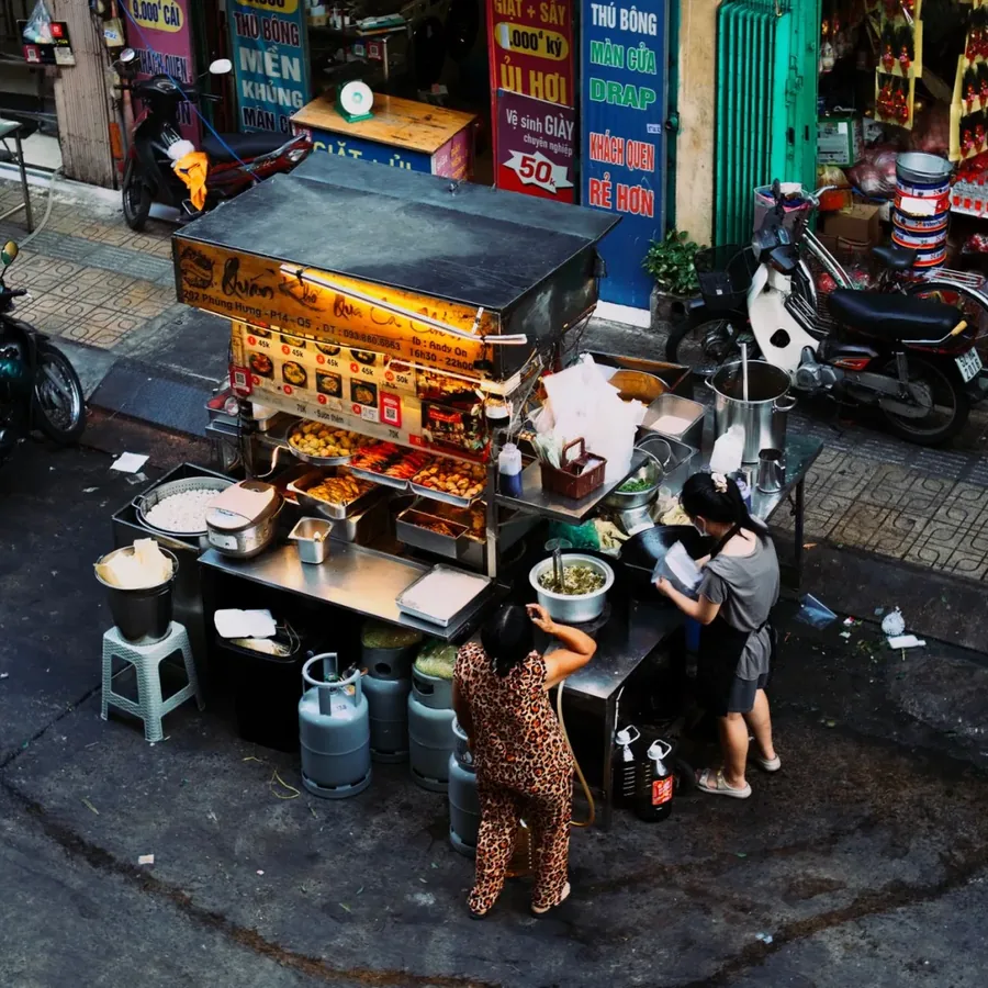 Sân ngồi ngoài trời